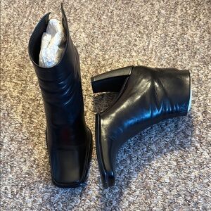 Enzo Angiolini black booties